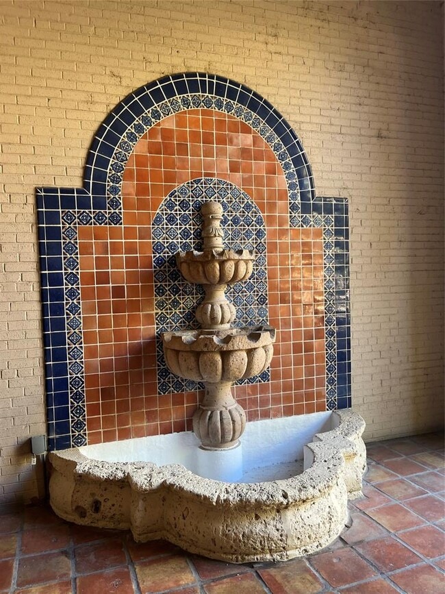 Photo - 505 W 7th St Unidad 109