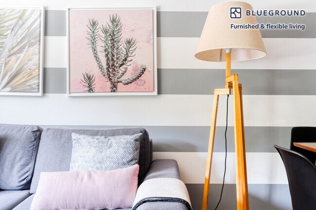 Photo - 240 Lombard St Unidad FL2-ID913