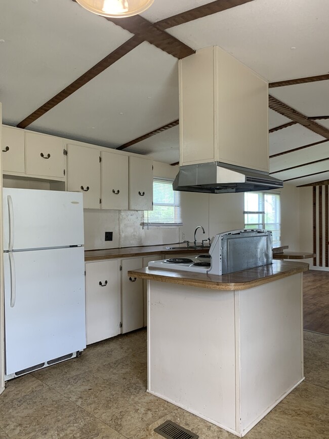 Photo - 1713 Roscoe Howey Rd