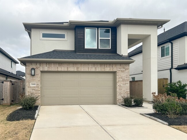 Photo - 21818 Fitzroy Mnr Ln