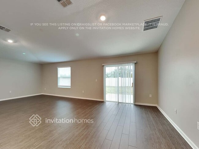 Photo - 937 Caitlin Loop