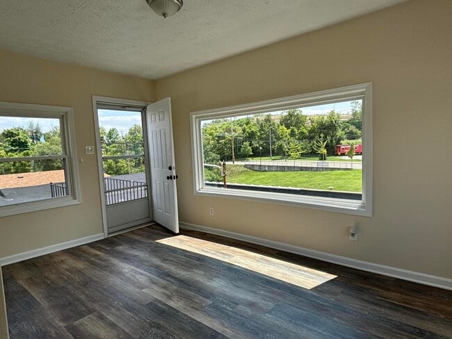 Photo - 35 Ash St Unit A