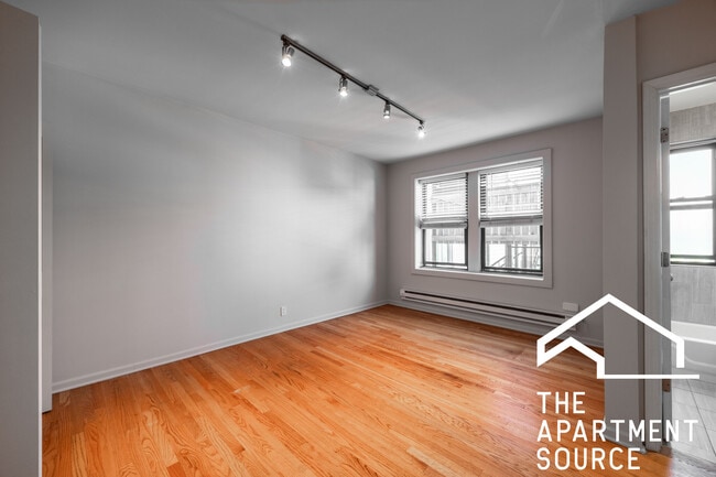 Building Photo - 2838 W Palmer St