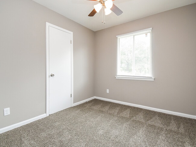 Photo - 1344 4th Way NW