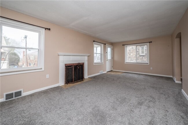 Photo - 651 Royce Ave