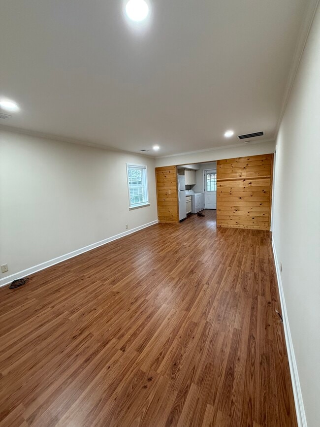 Photo - 104 Bowen St Unit A