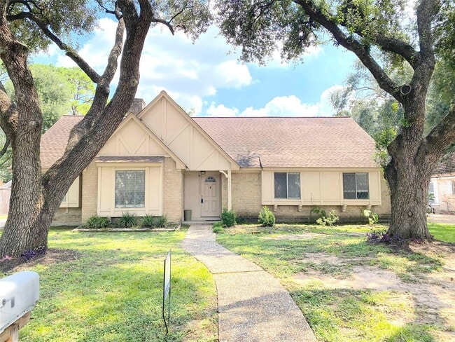 Building Photo - 3022 Kenross St