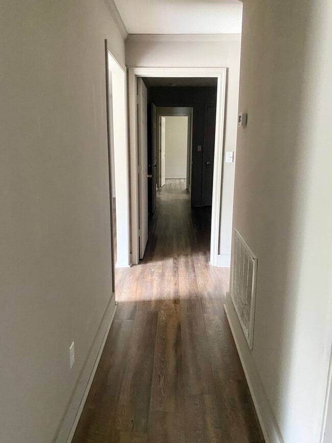 Photo - 304 Botts Ave