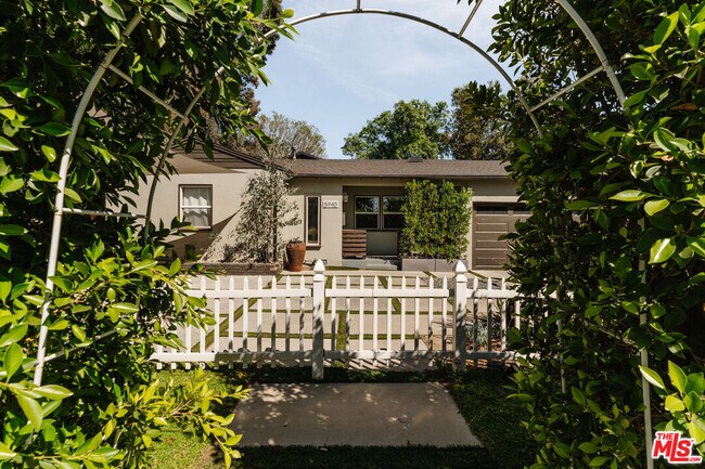 Photo - 5940 Matilija Ave