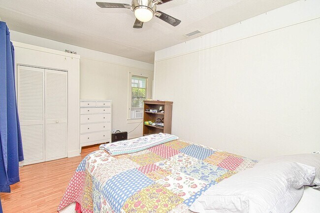 Photo - 7 Dupont Ln Casa