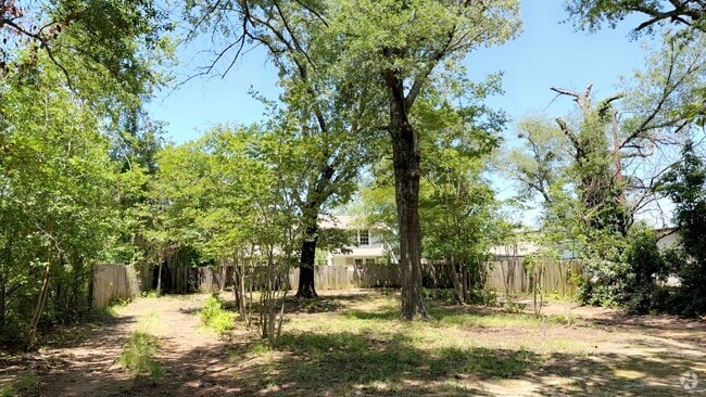 Building Photo - 1331 Lake Placid Rd Rental