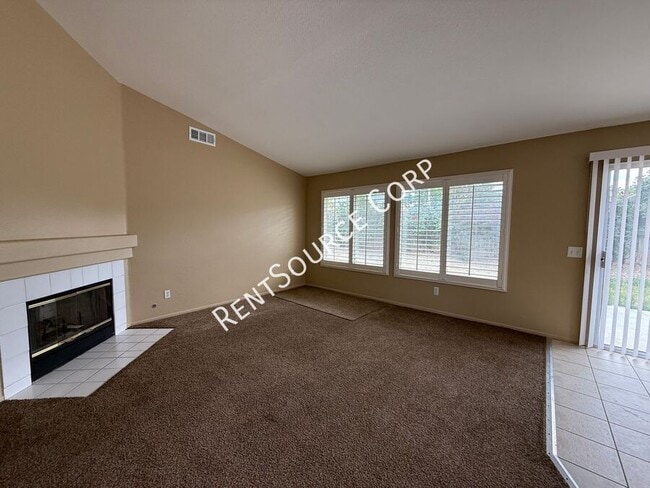 Photo - 2832 W Pillsbury St