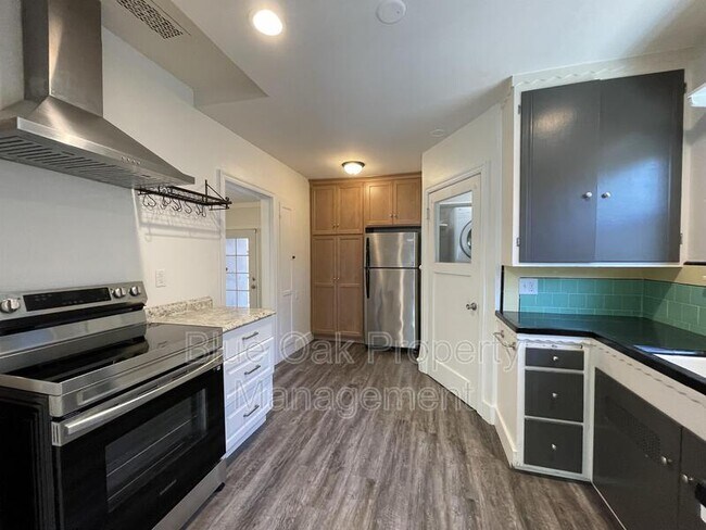 Photo - 266 E 6th Ave Unit 2