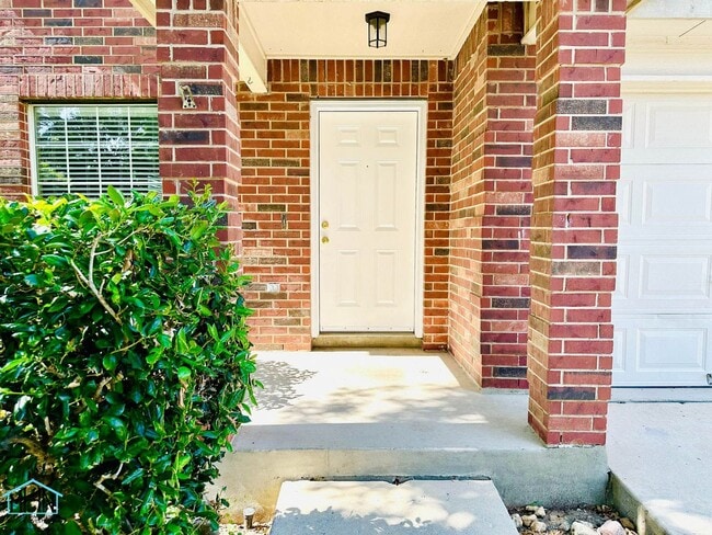 Photo - Big & Beautiful 5 bed/3.5 bath 2 Story hom...