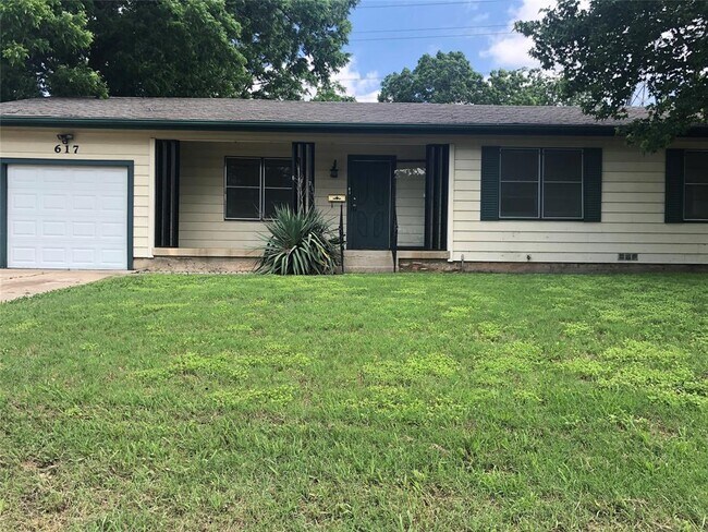 Photo - 617 E Ellen Ave