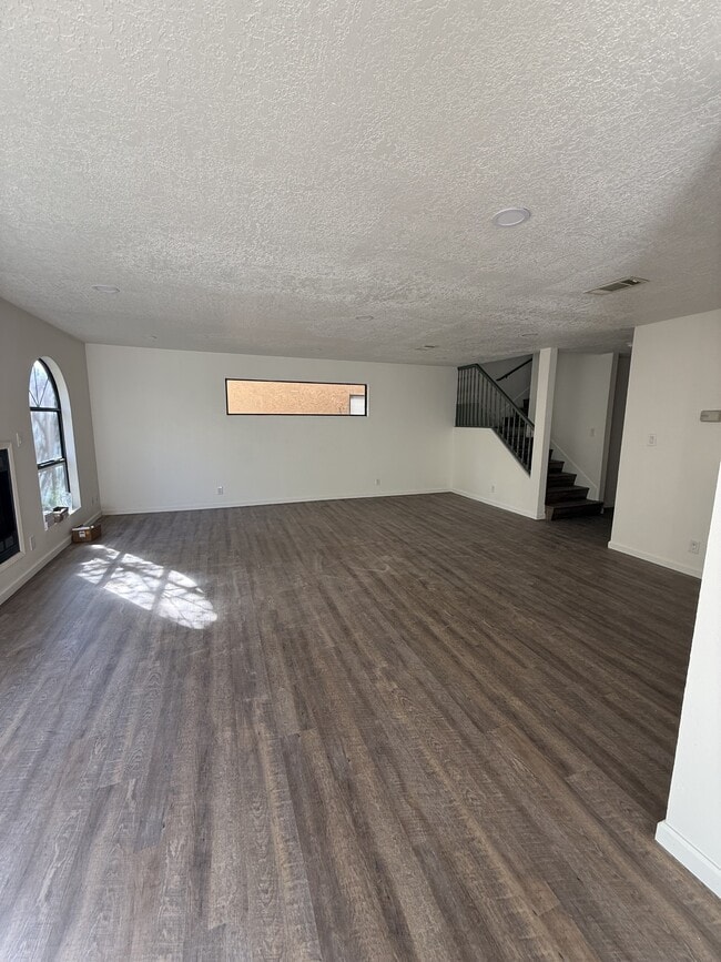 Photo - 5408 Jasons Way NE