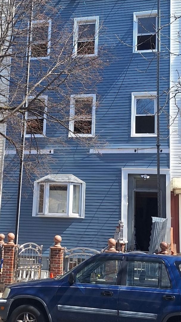 Building Photo - 189 Sheridan Ave Rental