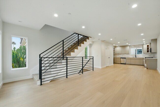 Photo - 8234 Blackburn Ave