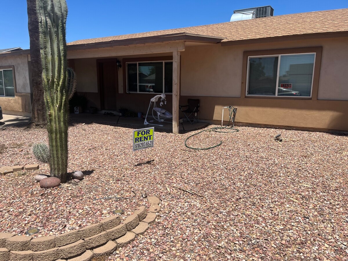 Photo - 1633 Palmae Way