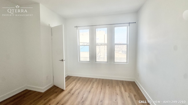 Photo - 1052 Barton St E