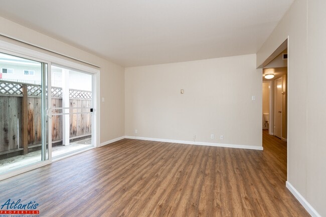 642 Blythe Ct Unit 11