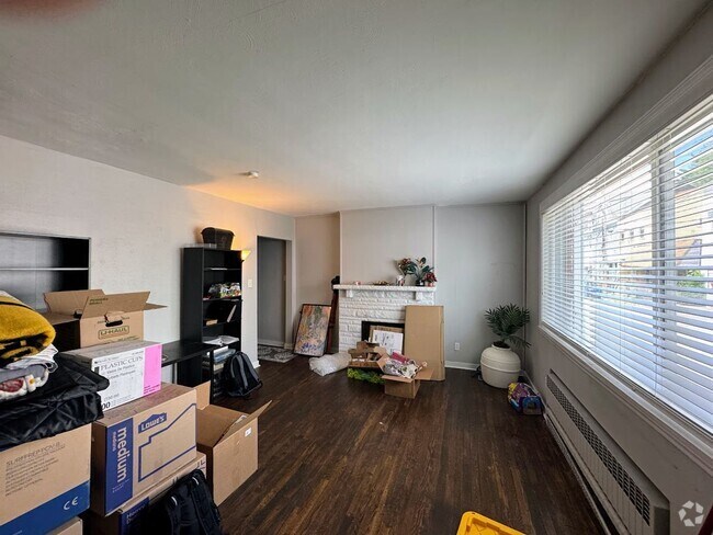 Building Photo - 4734 Lorigan St Unit 1 Rental
