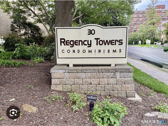 Building Photo - 30 Woodland St Unit 9H