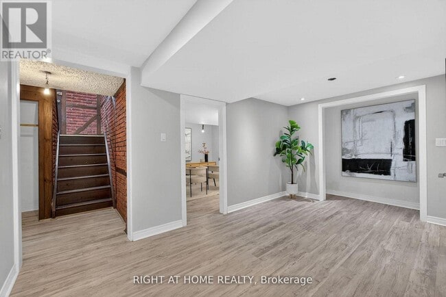 Photo - 30 Ptarmigan Crescent