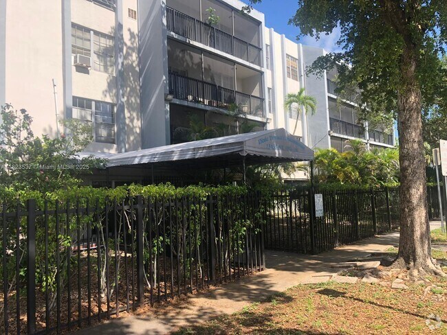 Building Photo - 13455 NE 10th Ave Unit 208 Rental