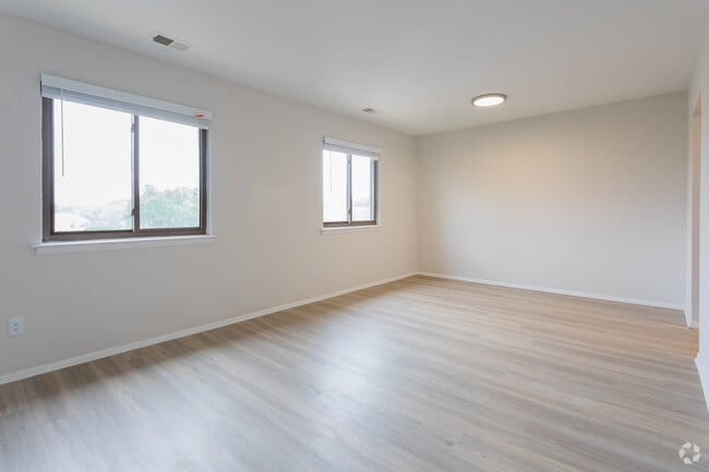 2 Bedroom, 1 Bath
