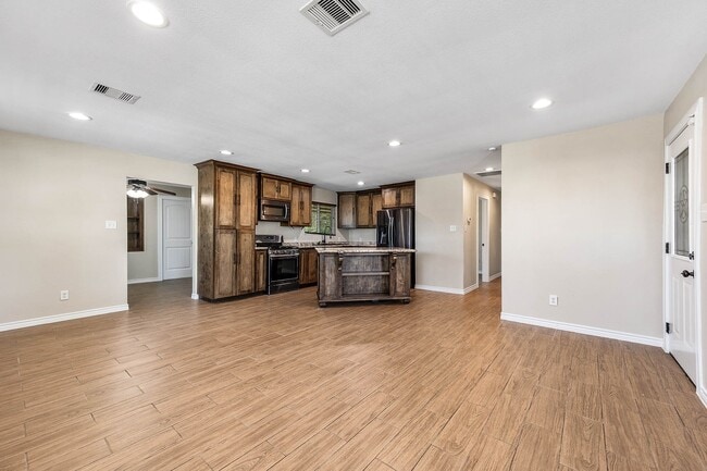 Photo - 1603 Patrick St