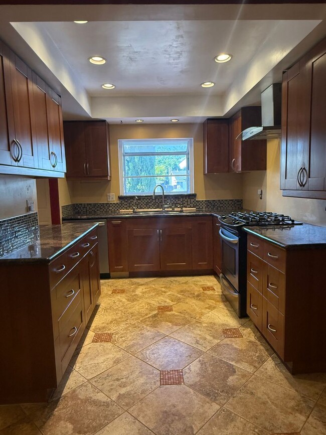 Single Family Home, 4 Bedroom 2 Bath Home ... - Single Family Home, 4 Bedroom 2 Bath Home ...