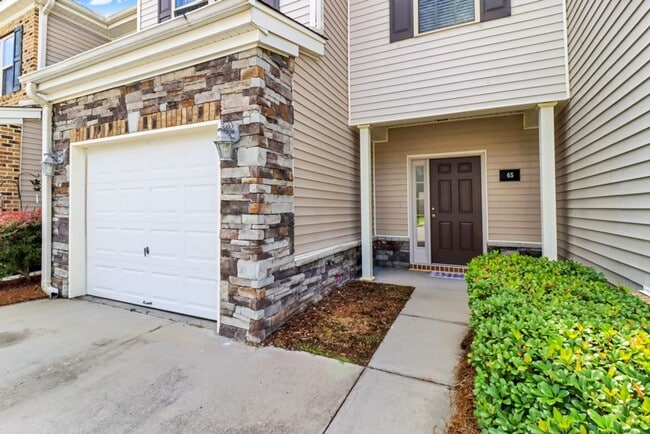 Photo - 3 Bed, 2. 5 Bath Like New Townhome in Richmond Hill