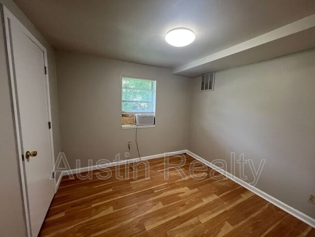 Photo - 7064 Mitchell Ave