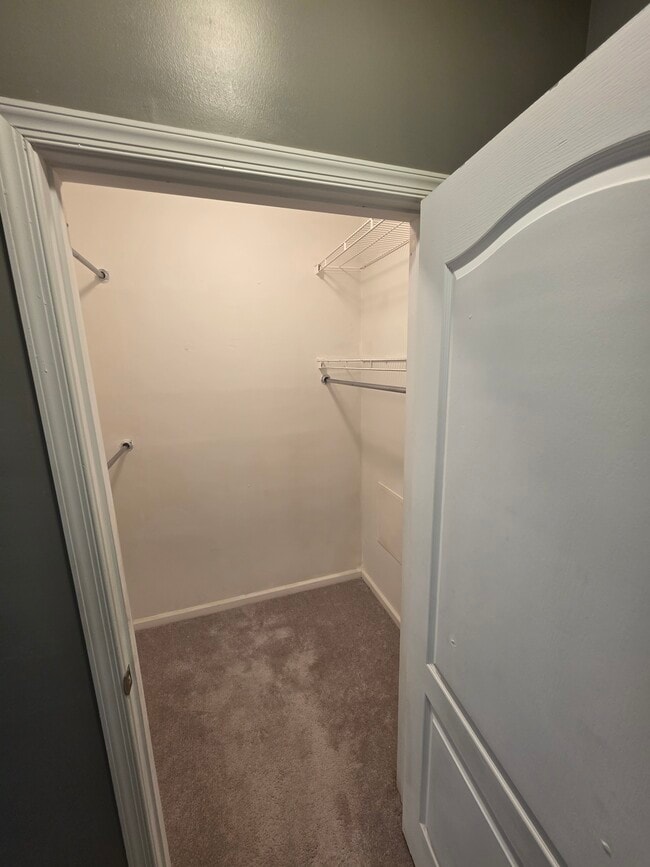 Master walk-in closet - 43300 Marymount Ter Unit 300