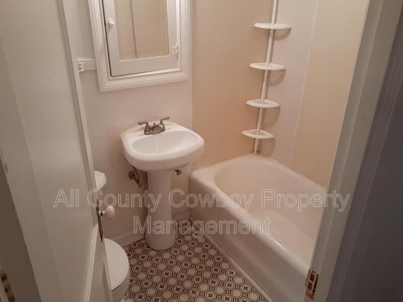 Photo - 769 N 8th St