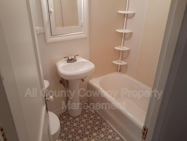 Photo - 769 N 8th St