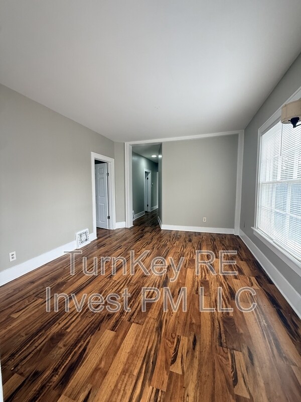 Photo - 705 North Ave