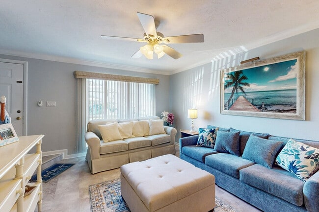 Building Photo - 65 Marco Villas E