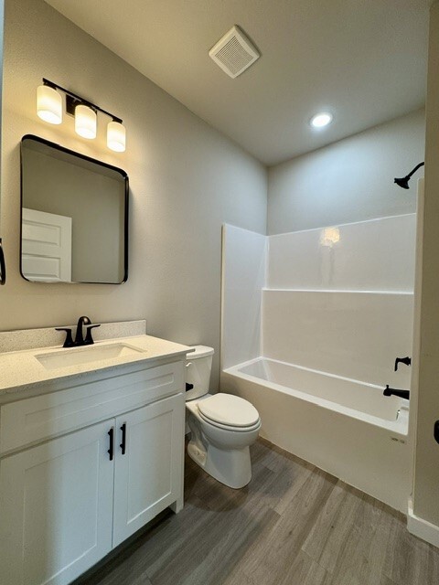 Photo - 1904 Azlin Pl Unit B