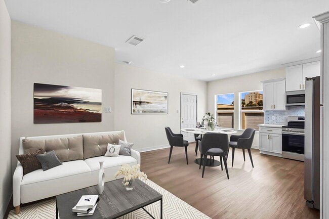 Photo - 2005 Sealy Ave