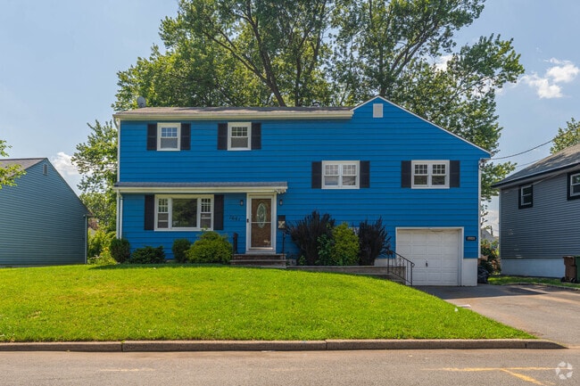 Building Photo - 1641 Lenape Rd Rental