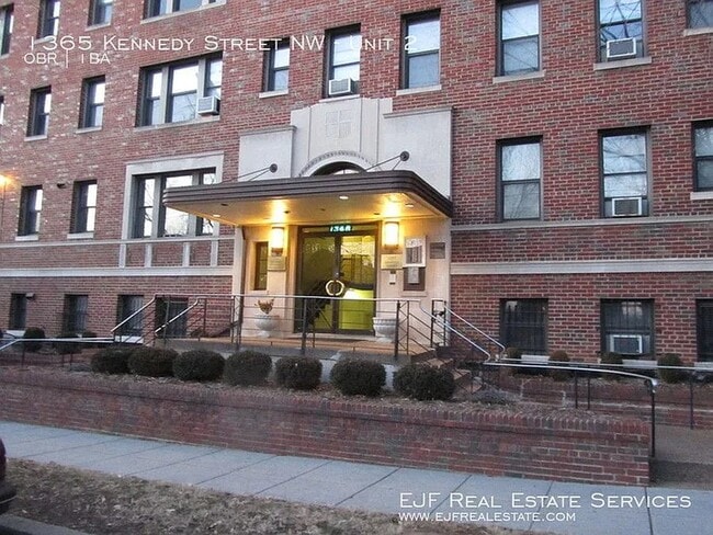 Building Photo - 1365 Kennedy St NW Unit 2