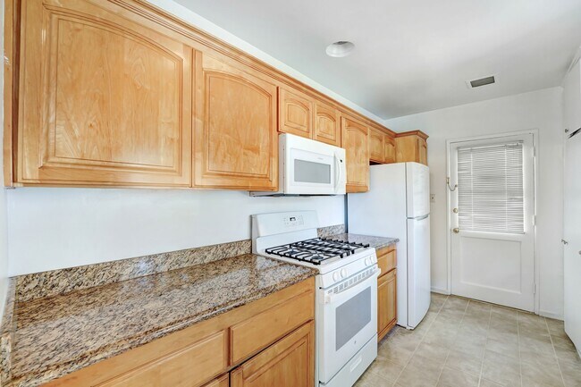 Photo - 1975 S. Beverly Glen, near Rancho Park!