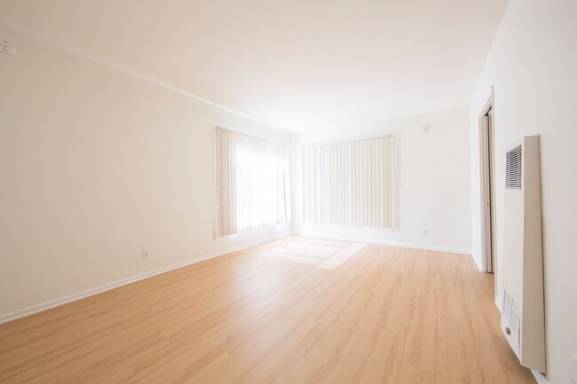 Gayley Manor Apartments
