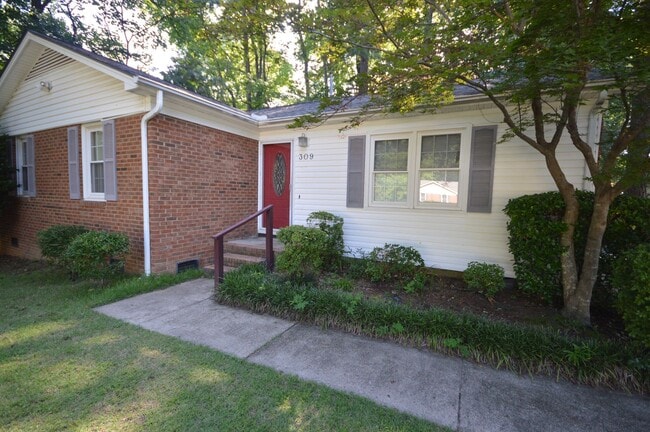 Photo - 309 Holtz Ln