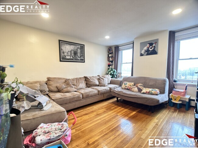 Building Photo - 132 Emerson St Unit 33 Rental