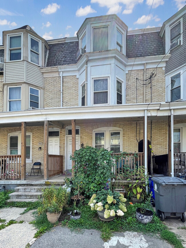 Photo - 334 Oak St