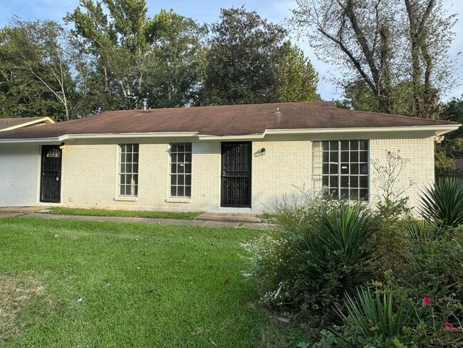 Photo - 327 Grover Cleveland Cir