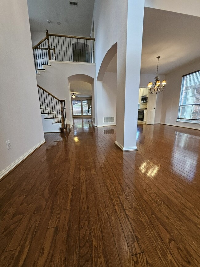 Photo - 1221 Capital Dr